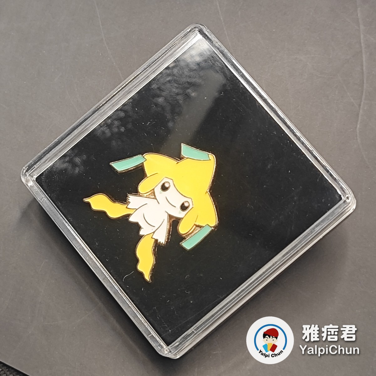 雅痞君 - 【雅痞君】寶可夢 金屬徽章 Pin 基拉祈 胸針 別針 Mythical Collection Pokemon PTCG